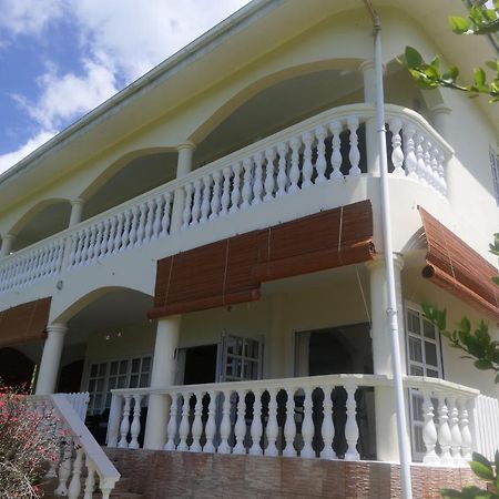 Villa Tropical Garden Self Catering Victoria Exterior foto