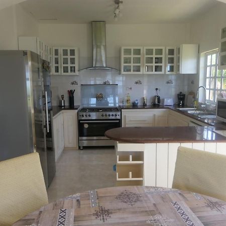 Villa Tropical Garden Self Catering Victoria Exterior foto