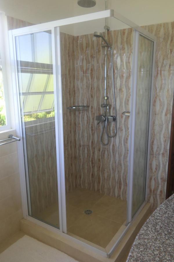 Villa Tropical Garden Self Catering Victoria Exterior foto