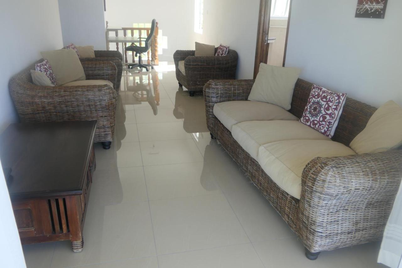Villa Tropical Garden Self Catering Victoria Exterior foto