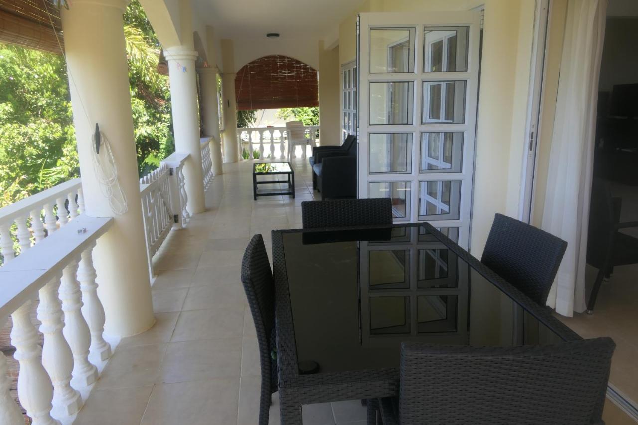Villa Tropical Garden Self Catering Victoria Exterior foto
