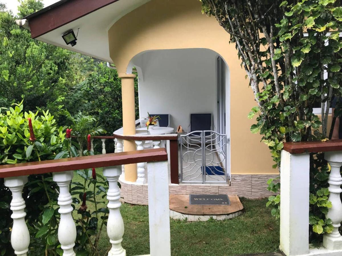 Villa Tropical Garden Self Catering Victoria Exterior foto