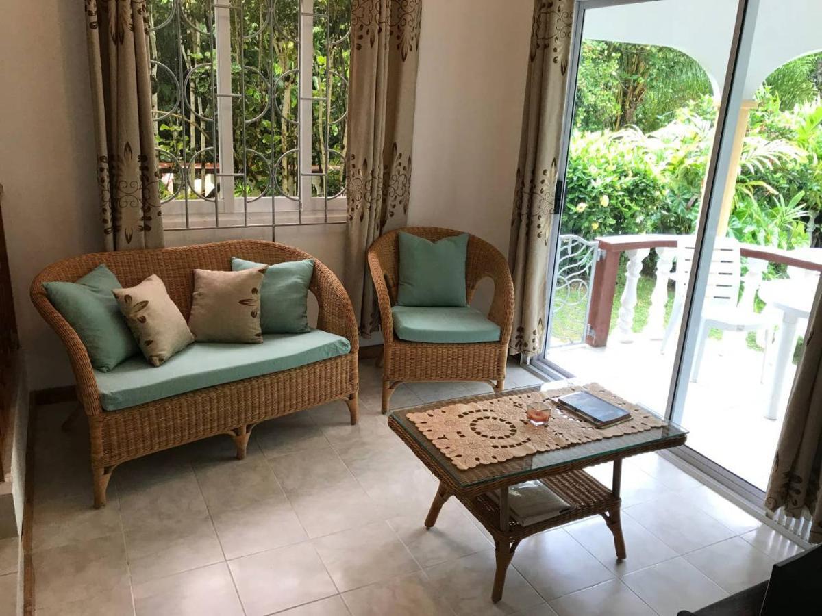 Villa Tropical Garden Self Catering Victoria Exterior foto